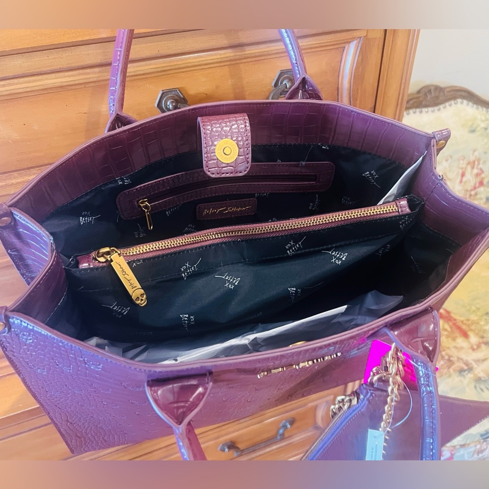 Betsey Johnson Burgundy Embossed Tote Bag NWT - Picture 5 of 7